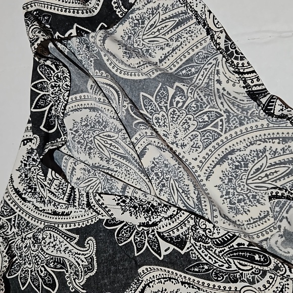 Sandra Darren | Gray and Cream Paisly Faux Wrap Knit Dress - Picture 12 of 12